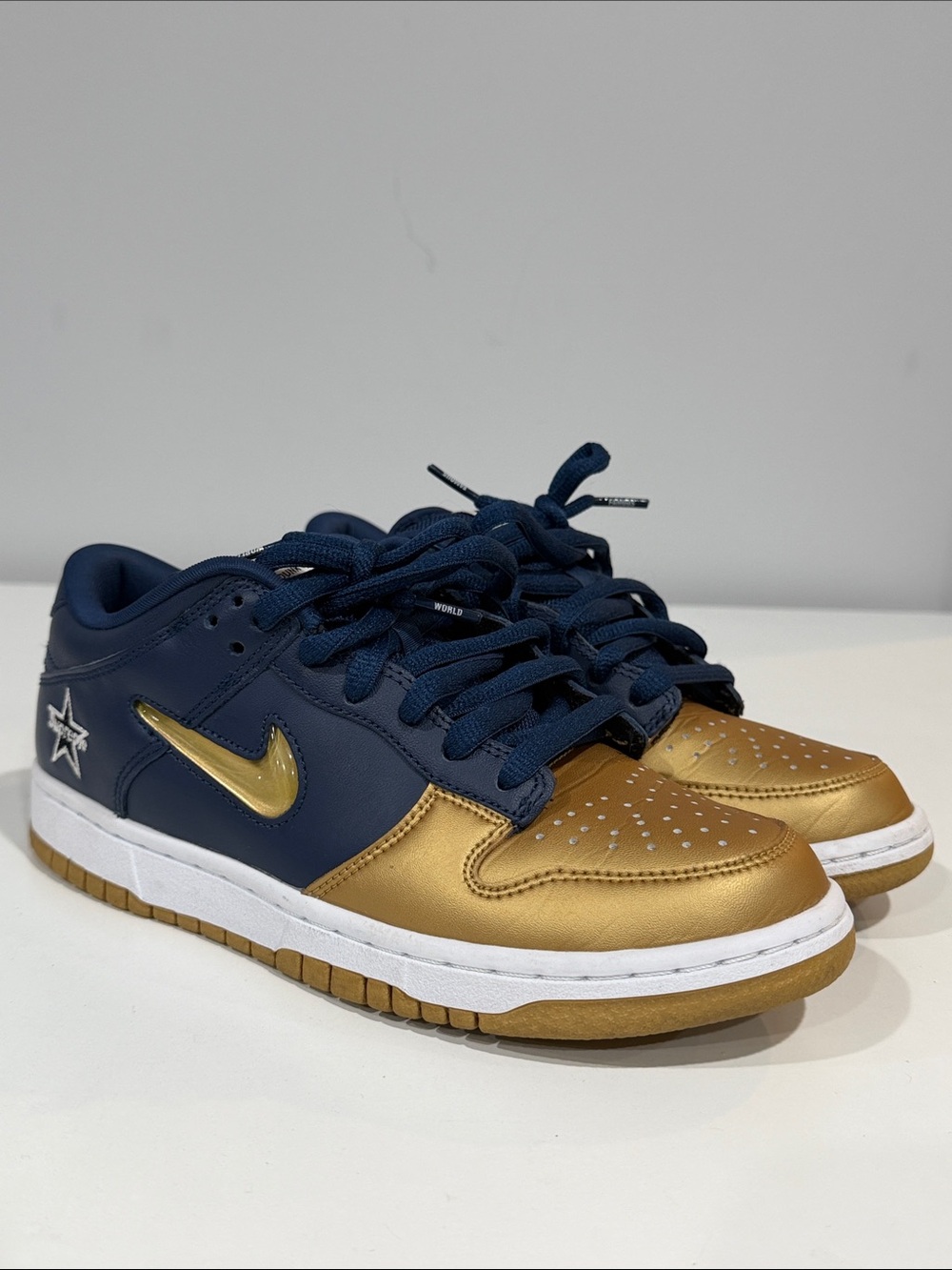 Nike Supreme SB Dunk Low Pro size 6